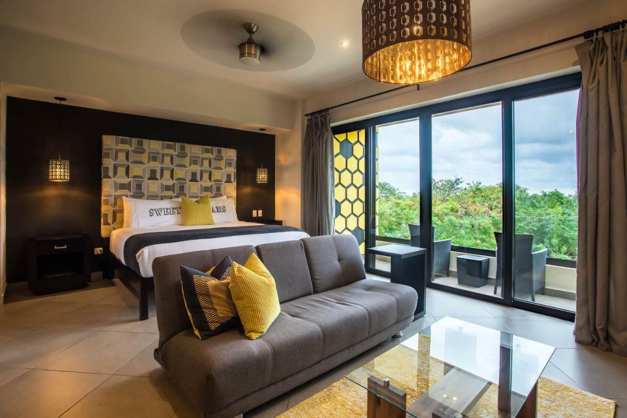 Honey B Suites Плая дел Кармен Екстериор снимка