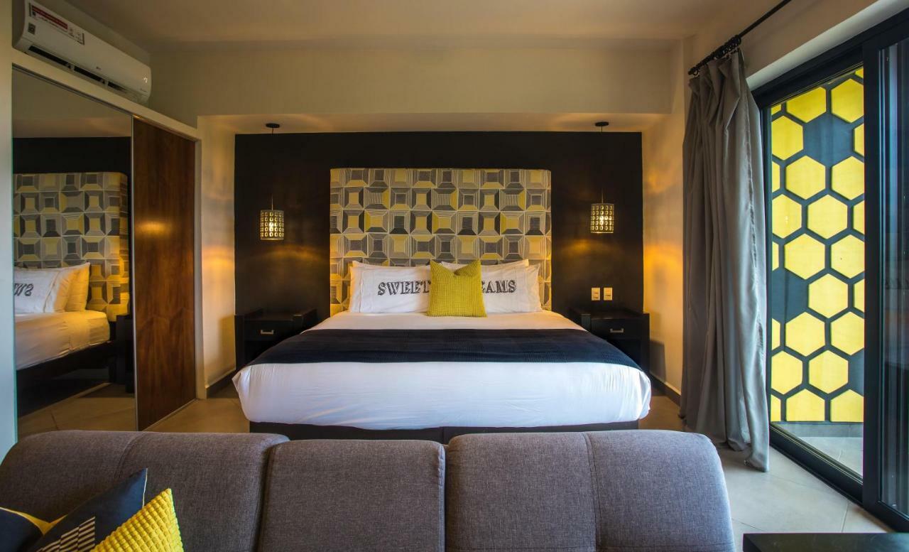 Honey B Suites Плая дел Кармен Екстериор снимка